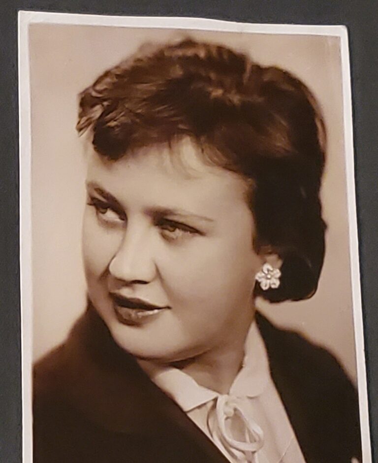 2020 10 15 19.20.35 768x940