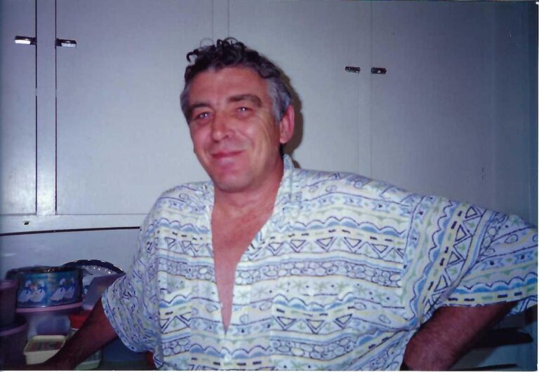 December 1989 768x531